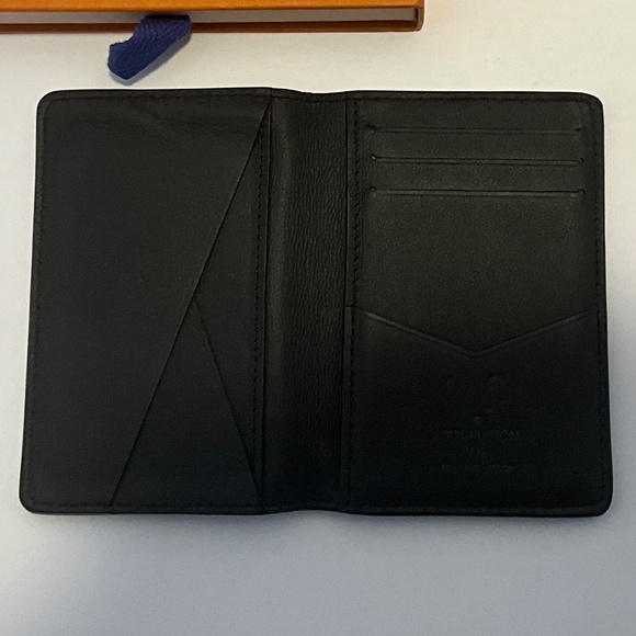 Louis Vuitton M62899 Monogram Shadow Pocket Organizer - Picture 5 of 9